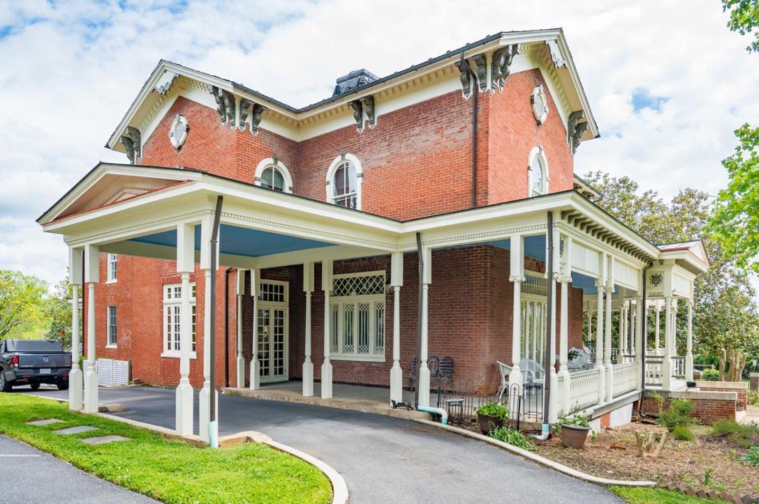 Hotel One Of These Nights - King Sized Bed - Sleeps 2 Lynchburg Exteriér fotografie