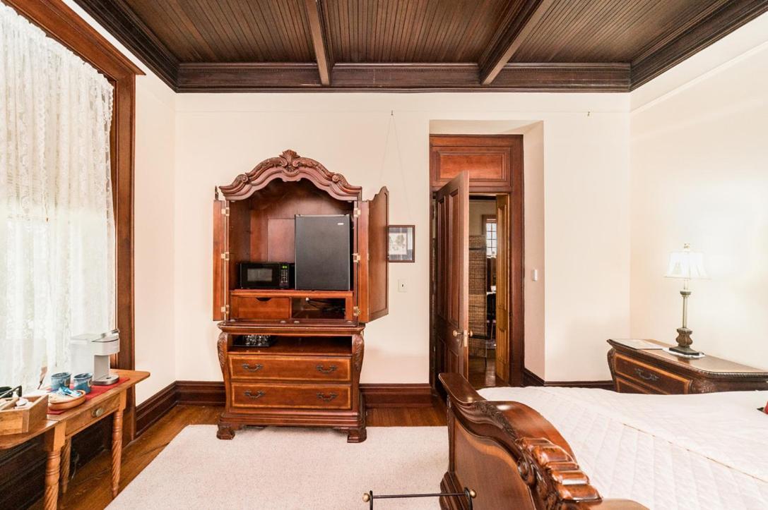 Hotel One Of These Nights - King Sized Bed - Sleeps 2 Lynchburg Exteriér fotografie